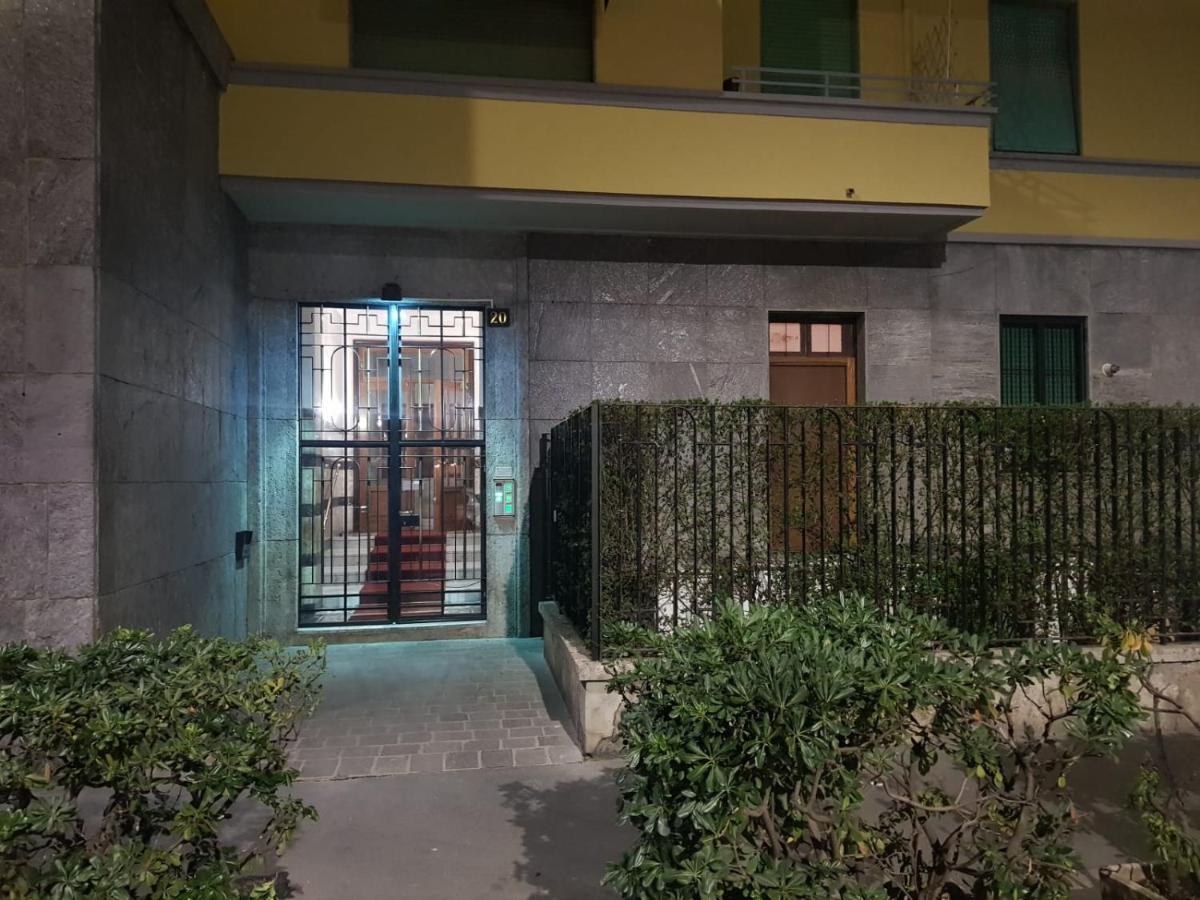 Smart Apartment Central Station Milan Bagian luar foto
